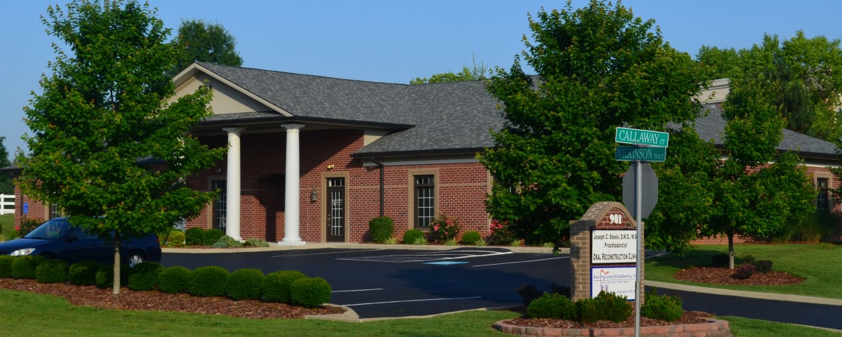 <h1>Conveniently Located in Bowling Green, KY</h1> Summer Exterior